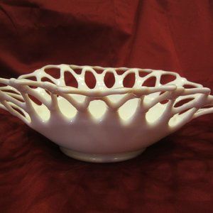 VTG WESTMORELAND MILK GLASS RETICULATED BOWL, VERY ORNATE